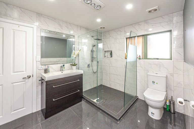 Photo of property in 16 Waharua Place, Tawhero, Whanganui, 4501