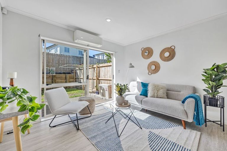 Photo of property in 4 Brashier Circle, Sunnyvale, Auckland, 0612