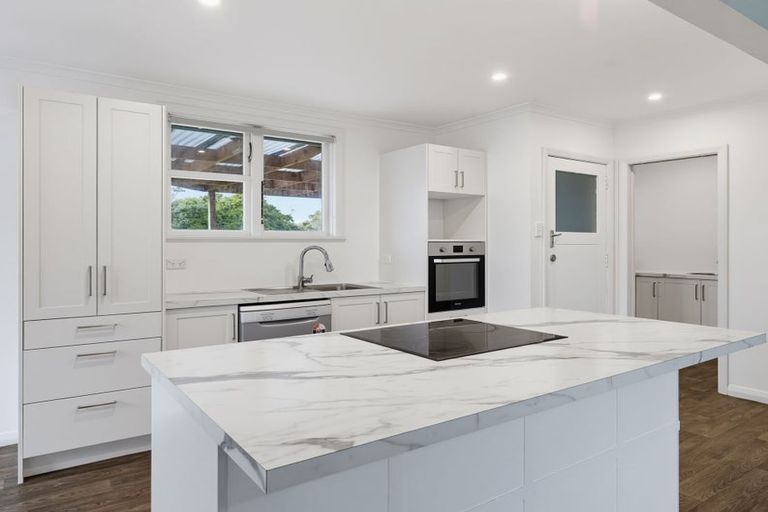 Photo of property in 12 Holland Crescent, Bulls, 4818