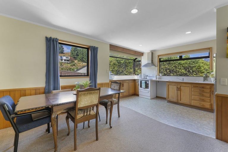 Photo of property in 10 Watts Road, Fernhill, Queenstown, 9300