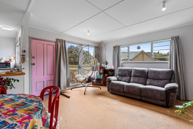Photo of property in 10 Beach Street, Waikouaiti, 9510