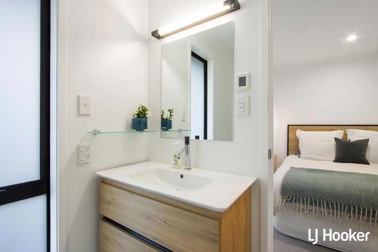 Photo of property in 24 Surfers Avenue, Waihi Beach, 3611