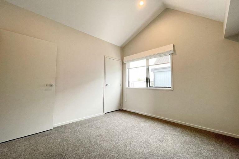 Photo of property in 49b Hatherlow Street, Glenfield, Auckland, 0629