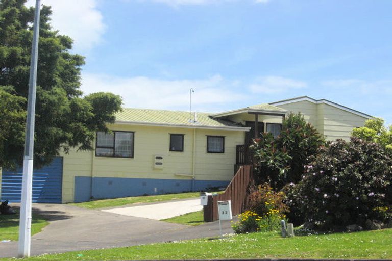 Photo of property in 30 Hanford Place, Clendon Park, Auckland, 2103