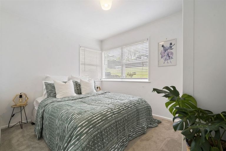 Photo of property in 19 Agincourt Street, Glenfield, Auckland, 0629