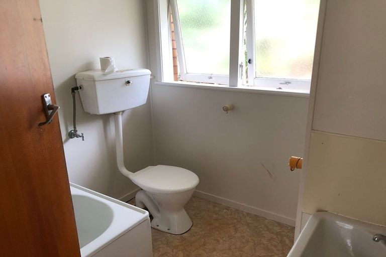 Photo of property in 3/7 Luplau Crescent, Cockle Bay, Auckland, 2014