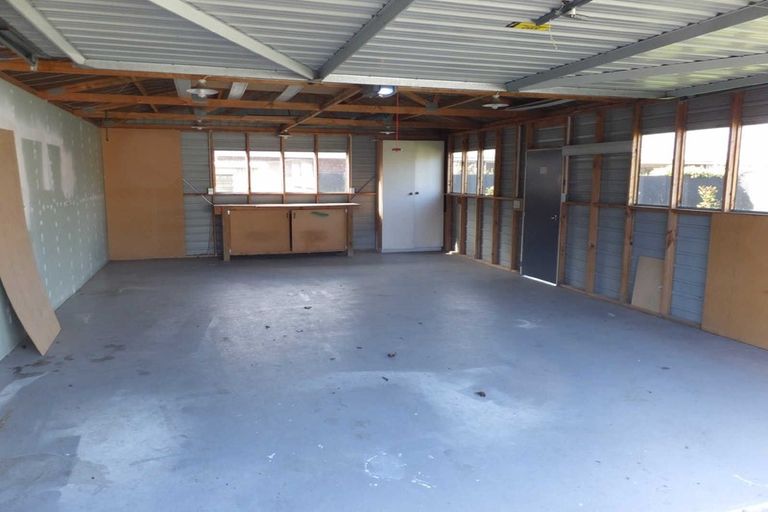 Photo of property in 74 Isleworth Road, Bishopdale, Christchurch, 8053