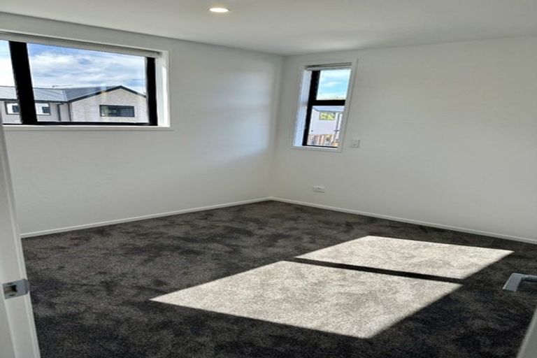 Photo of property in 2/5 Matata Place, Dallington, Christchurch, 8061