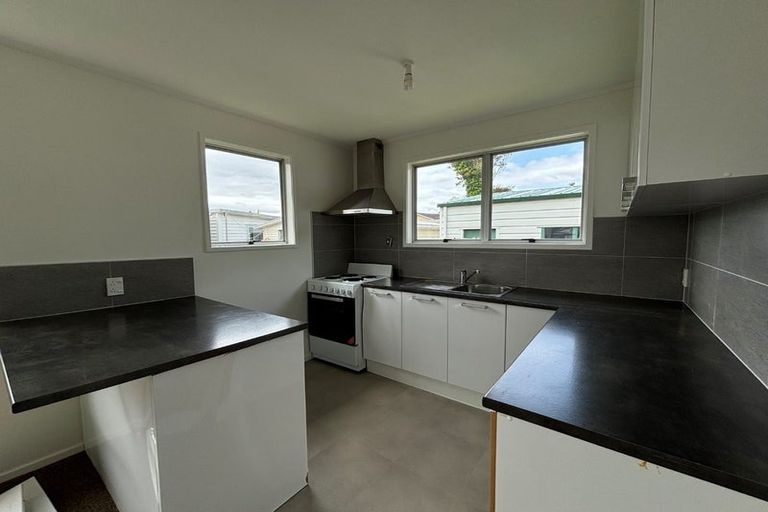 Photo of property in 2 Hobman Place, Manurewa, Auckland, 2102