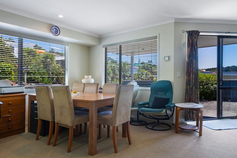 Photo of property in 4 Protea Drive, Cable Bay, 0420