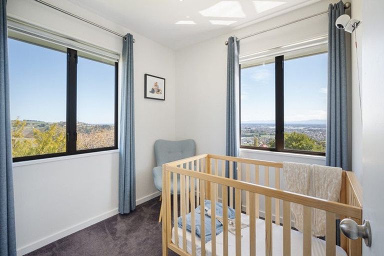 Photo of property in 5 Kiteroa Place, Cashmere, Christchurch, 8022