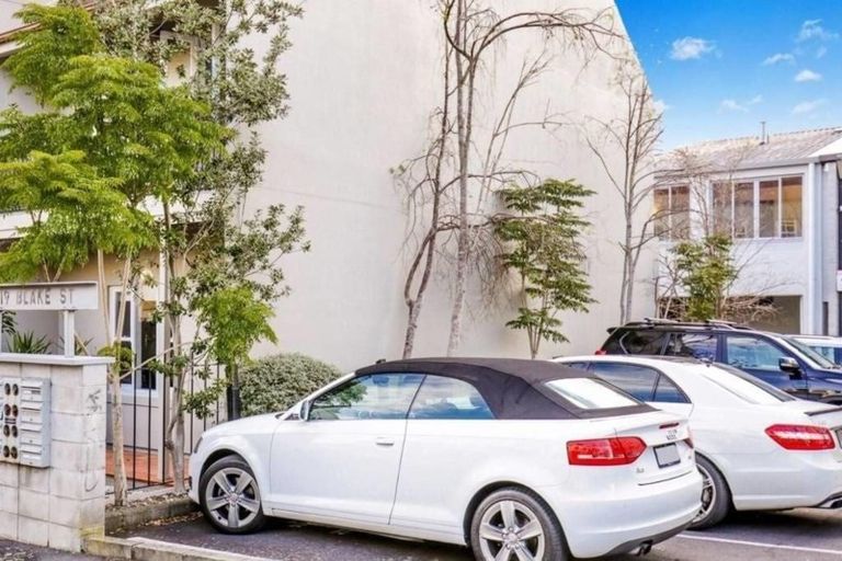 Photo of property in 19 Blake Road, Mangere East, Auckland, 2024