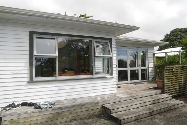 Photo of property in 19 Gavin Road, Raumati Beach, Paraparaumu, 5032