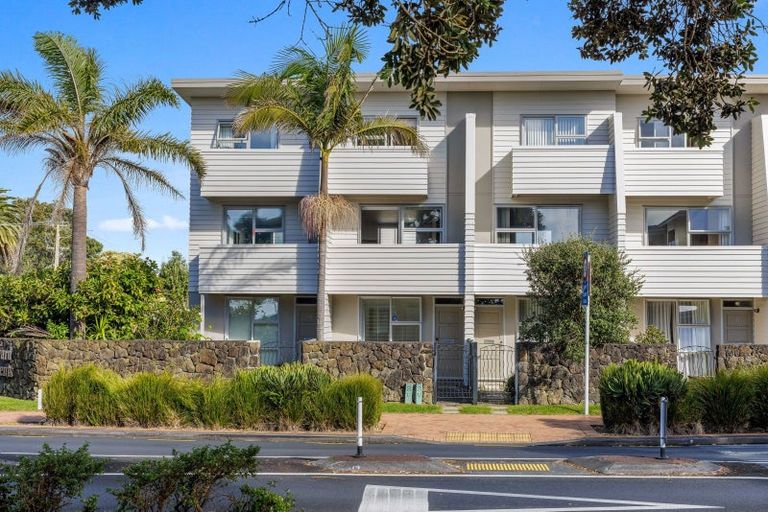 Photo of property in 39/3 Riverside Road, Orewa, 0931