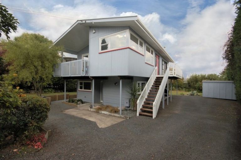 Photo of property in 25 Ingle Avenue, Waipahihi, Taupo, 3330