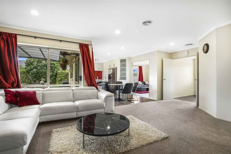 Photo of property in 6 Holly Place, Rototuna North, Hamilton, 3210