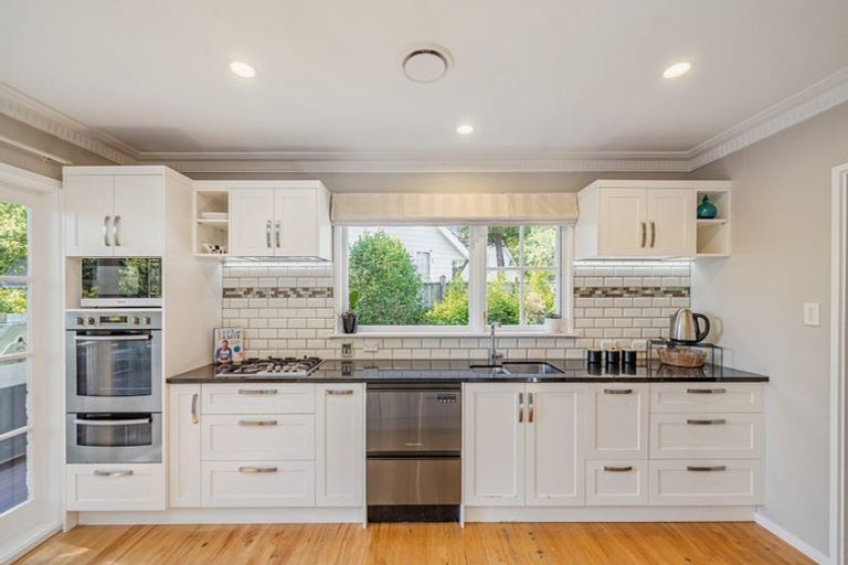 Photo of property in 110 Barton Avenue, Heretaunga, Upper Hutt, 5018