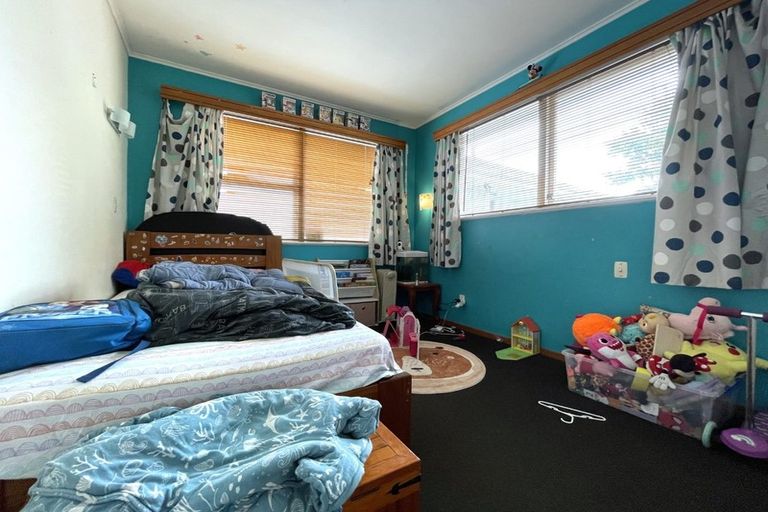 Photo of property in 12 Lewis Road, Pakuranga, Auckland, 2010