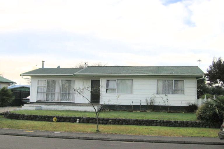 Photo of property in 4 Clancy Place, Nawton, Hamilton, 3200