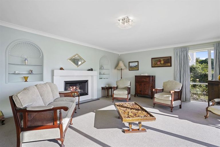 Photo of property in 18 Saint Andrews Hill Road, Mount Pleasant, Christchurch, 8081