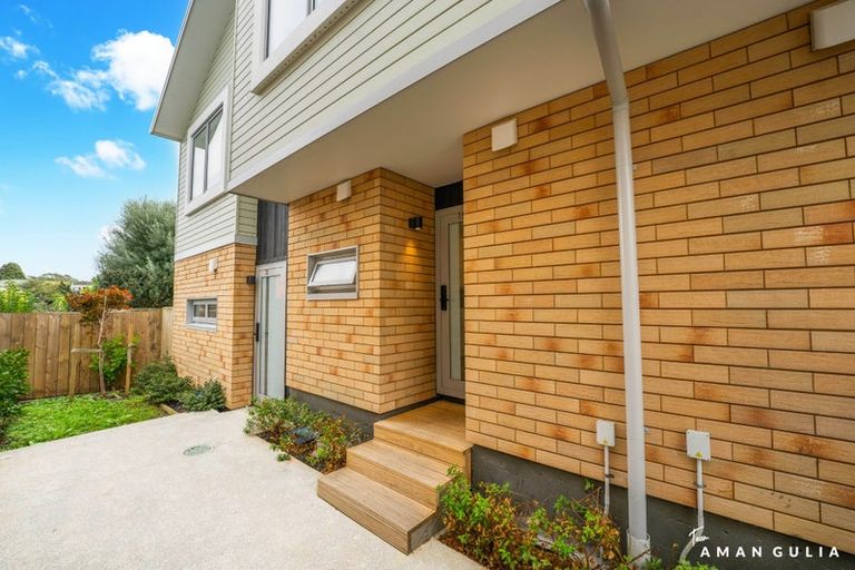 Photo of property in 15 Helen Jenepher Lane, Mount Wellington, Auckland, 1062