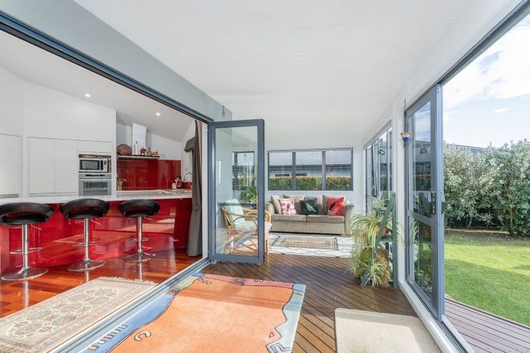 Photo of property in 18 Ringwood Place, Whitianga, 3510