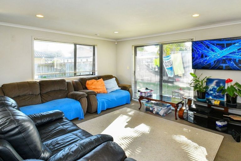 Photo of property in 11f Antalya Place, Manurewa, Auckland, 2102