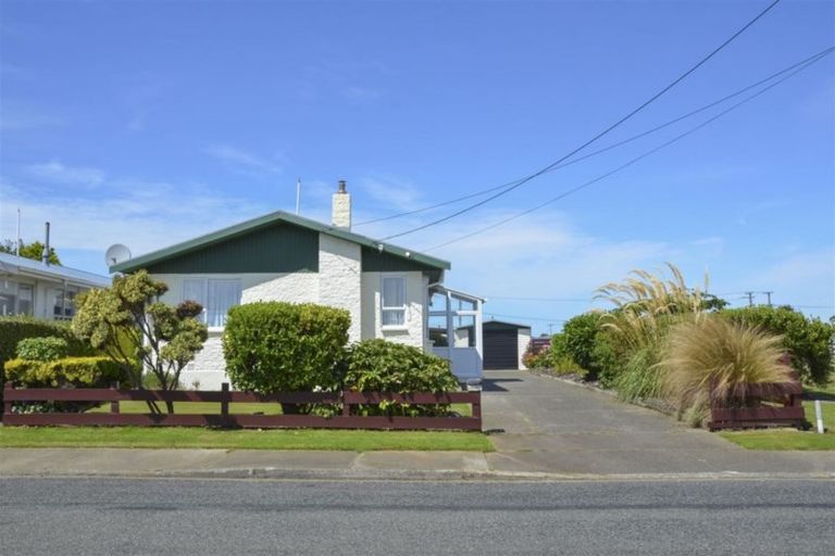 Photo of property in 75 Edinburgh Crescent, Waikiwi, Invercargill, 9810