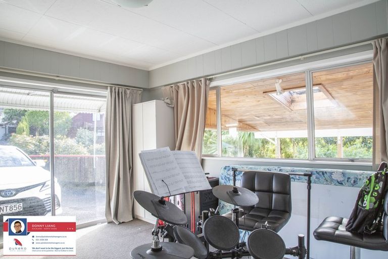 Photo of property in 2 Malters Place, Browns Bay, Auckland, 0630