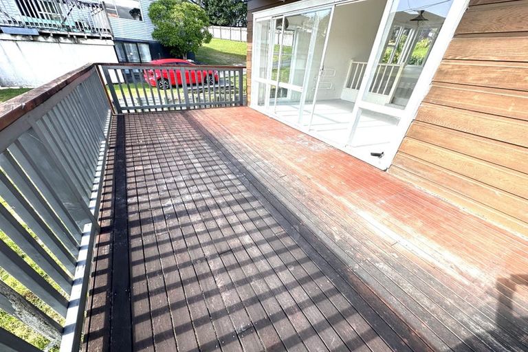 Photo of property in 305 Don Buck Road, Massey, Auckland, 0614