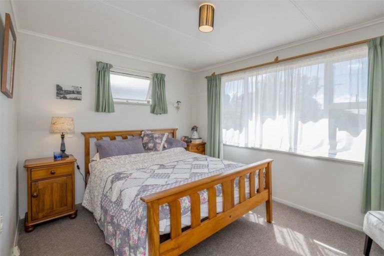 Photo of property in 97 Kawiu Road, Levin, 5510