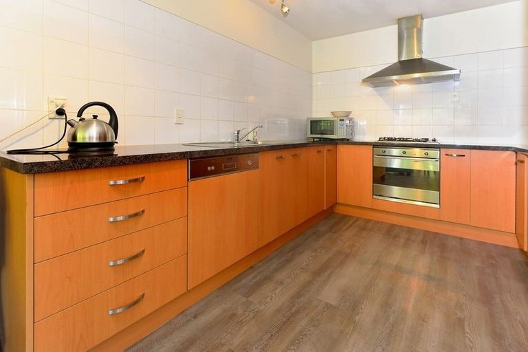 Photo of property in 2/266 Riccarton Road, Upper Riccarton, Christchurch, 8041