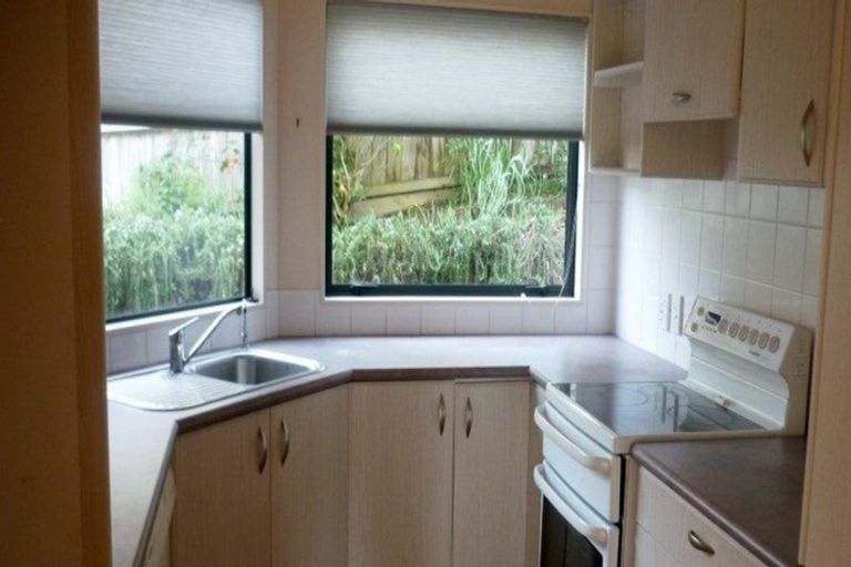 Photo of property in 20a Pohutukawa Avenue, Red Beach, 0932