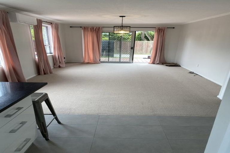 Photo of property in 1/104 Picton Avenue, Riccarton, Christchurch, 8011