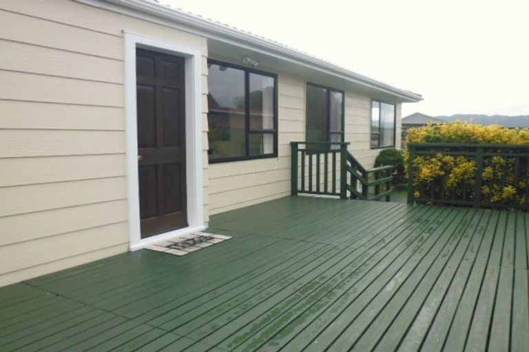 Photo of property in 2/87 Normandale Road, Normandale, Lower Hutt, 5010