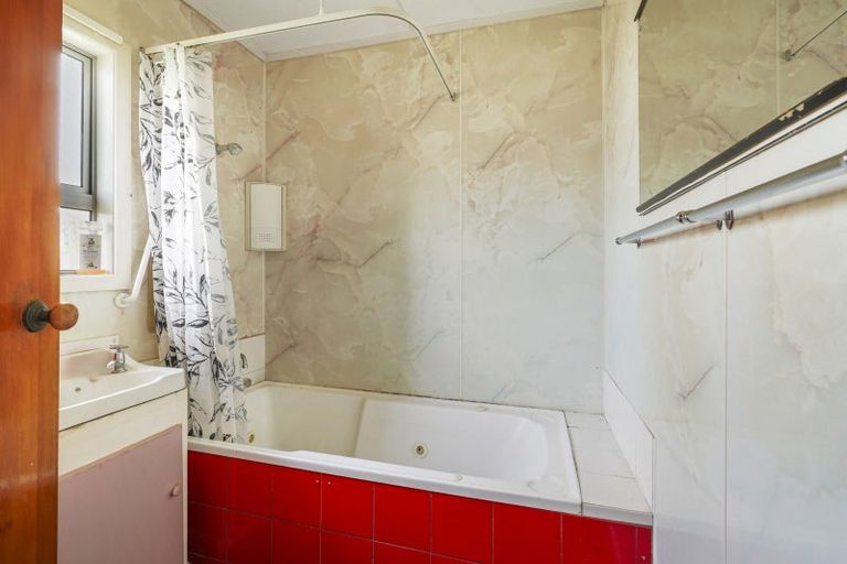 Photo of property in 15 Cramond Street, Tokoroa, 3420