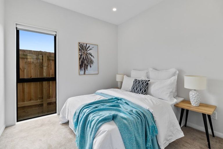 Photo of property in 63 Flanshaw Road, Te Atatu South, Auckland, 0610