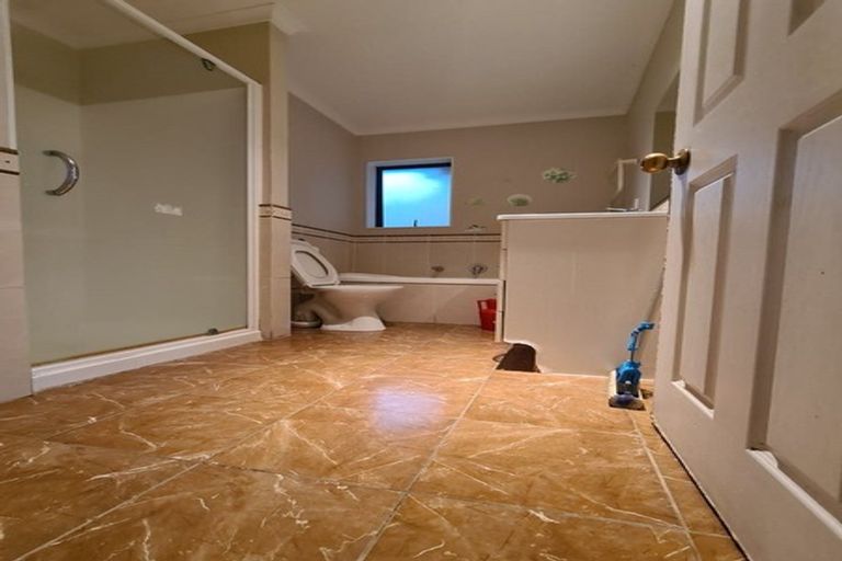 Photo of property in 229 Triangle Road, Massey, Auckland, 0614