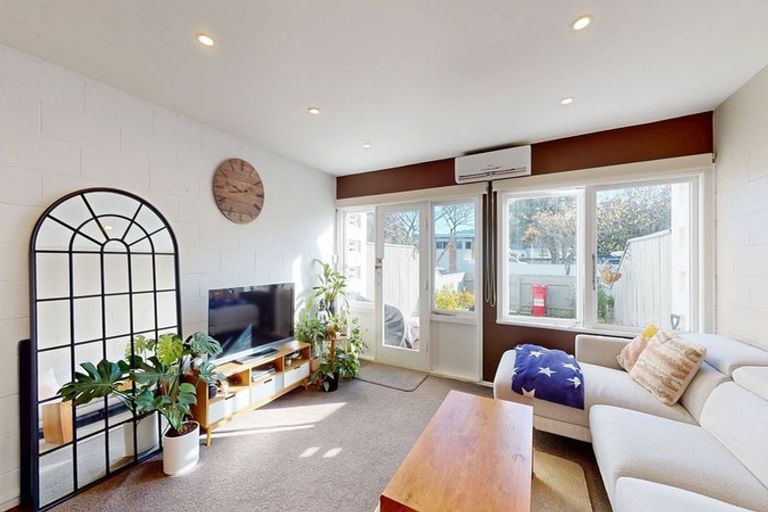 Photo of property in 2/6-8 Keys Street, Elderslea, Upper Hutt, 5018