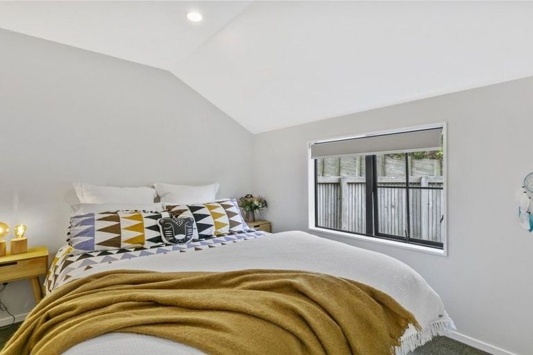 Photo of property in 2/25 Hollies Crescent, Johnsonville, Wellington, 6037