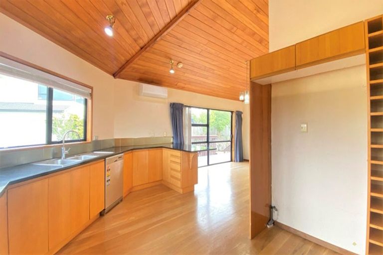 Photo of property in 12 Bragato Place, Chatswood, Auckland, 0626
