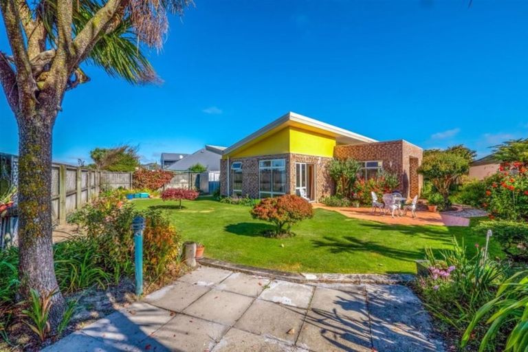 Photo of property in 53 Forest Drive, Parklands, Christchurch, 8083
