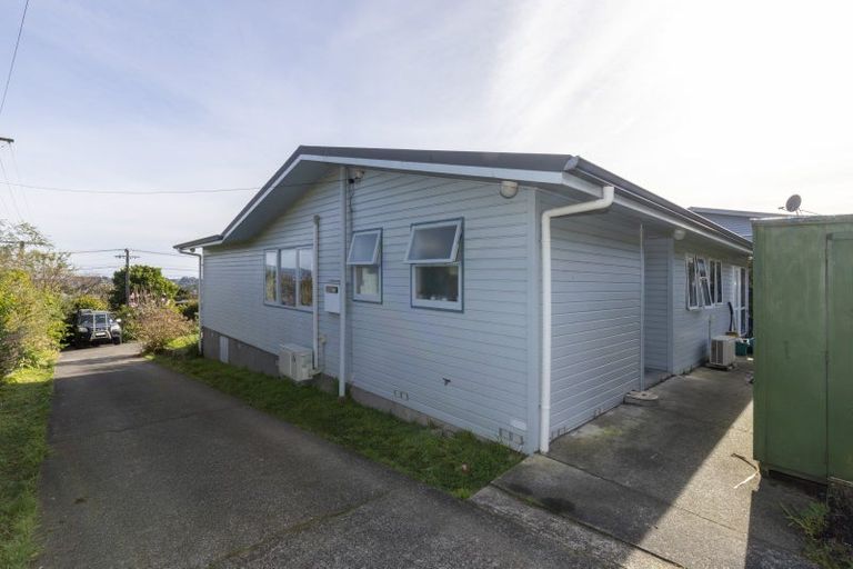 Photo of property in 9 Kotare Street, Waikanae, 5036