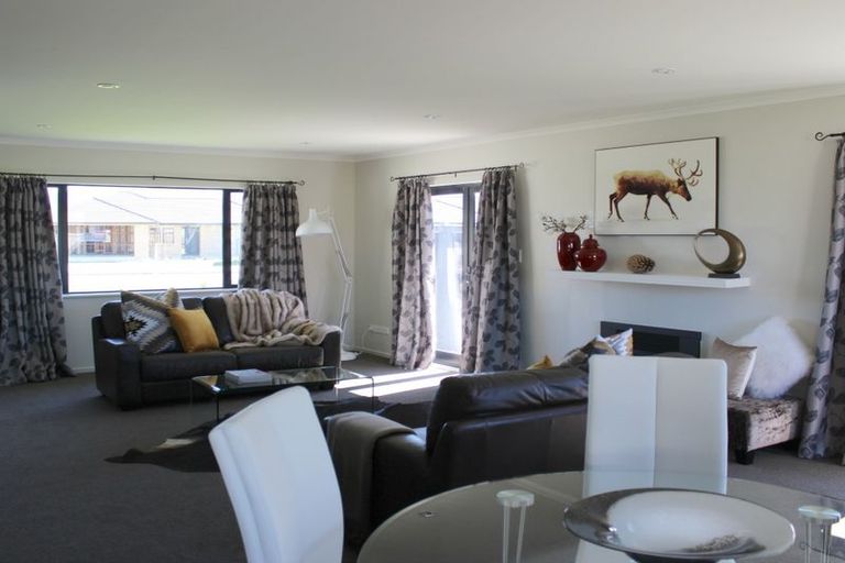 Photo of property in 14 Feist Street, Carterton, 5713