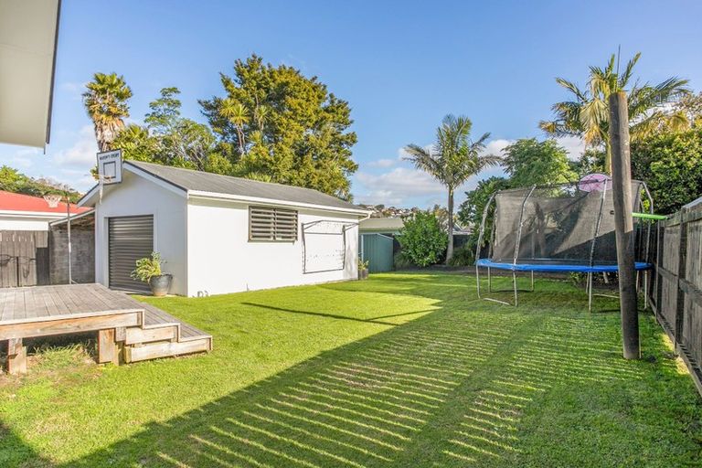 Photo of property in 4 Lynden Avenue, Hillcrest, Auckland, 0627