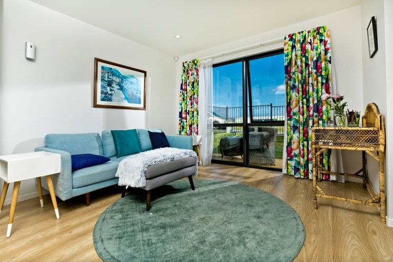 Photo of property in 16 Toia Lane, Silverdale, 0932