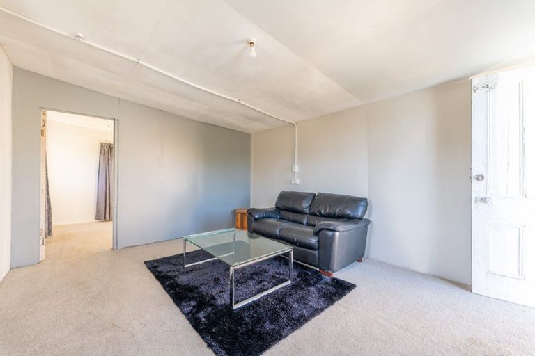 Photo of property in 14 Bathgates Road, Waimate, 7980