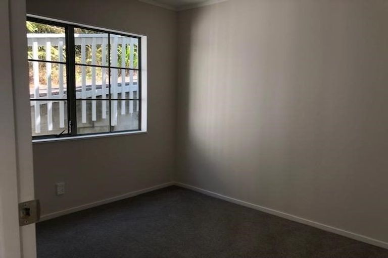 Photo of property in 4/102b Manuka Road, Bayview, Auckland, 0629