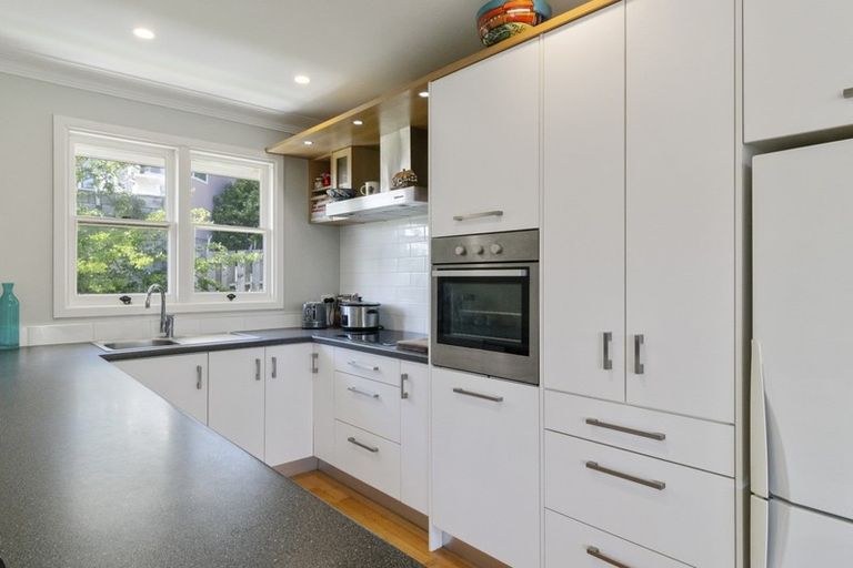 Photo of property in 38 Omokoroa Road, Omokoroa, 3114