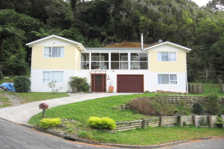 Photo of property in 26 Ngahere Street, Stokes Valley, Lower Hutt, 5019